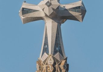Diploma per celebrar la inauguració de la torre més alta del temple de la Sagrada Familia
