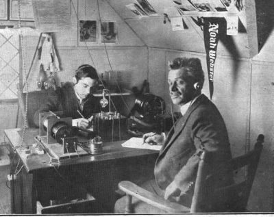 Fotografia i informació històrica de l'ARRL sobre l'estació de Maxim